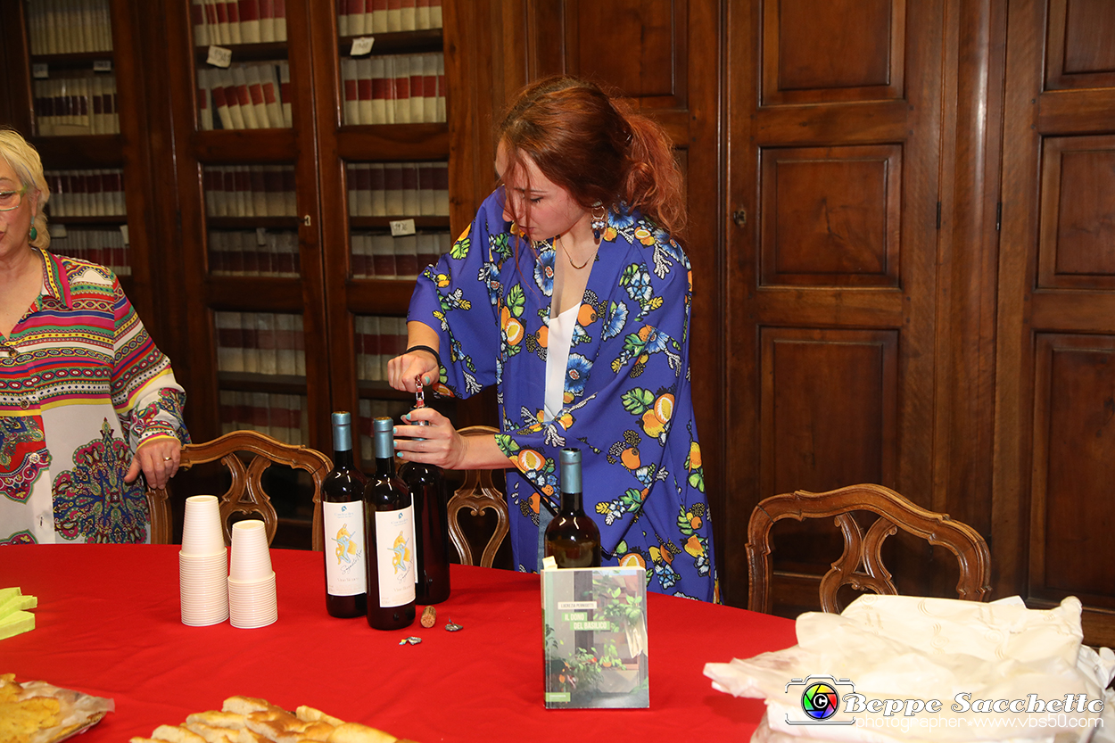 VBS_1386 - Presentazione libro 'Il dono del basilico' di Lucrezia Pernigotti.jpg